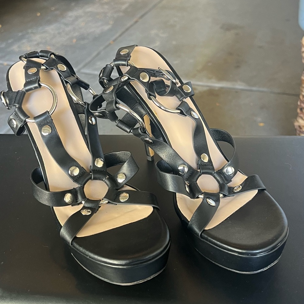 Chic Black Strappy Women's Heels
